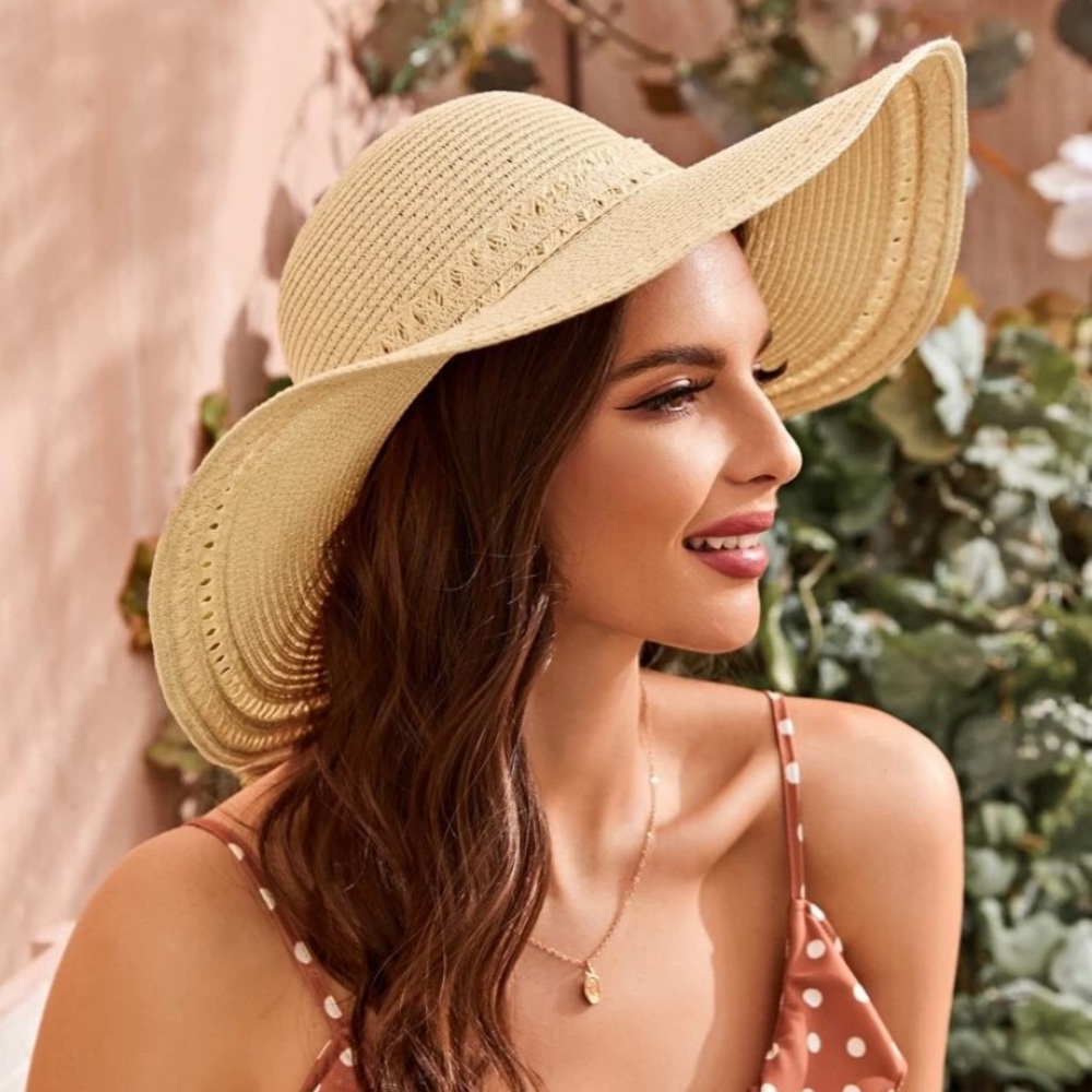 Wide brim floppy hat